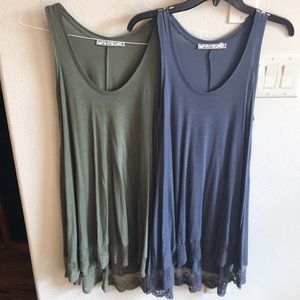 Set of two hi low sleeveless tunics